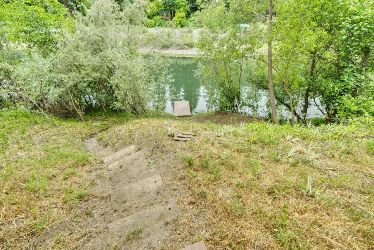 Rivers Breeze Relaxing Riverside Cabin With Private Suite Kayaks Healdsburg Kültér fotó